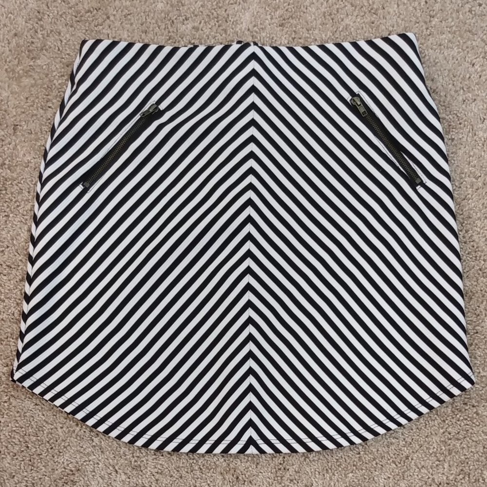 Monteau Chevron Striped Mini Skirt